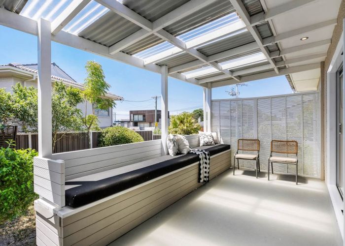  at 1/318 Beach Road, Campbells Bay, Auckland