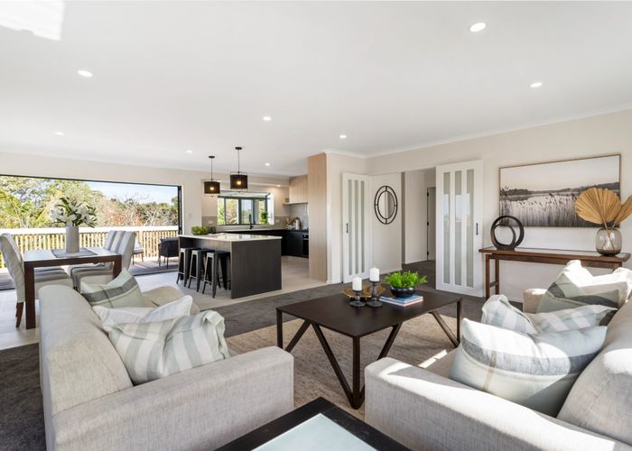  at 3 Woodridge Avenue, Northcross, Auckland