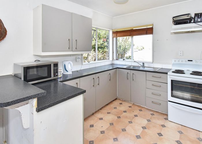  at 75 Chichester Drive, Rosehill, Papakura