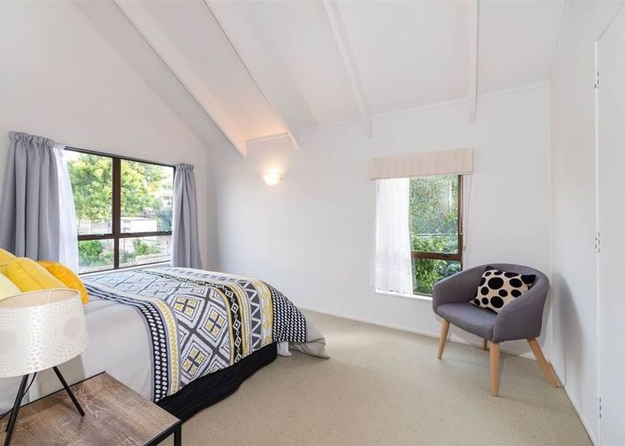  at 2/50 Stranolar Drive, Mount Roskill, Auckland City, Auckland