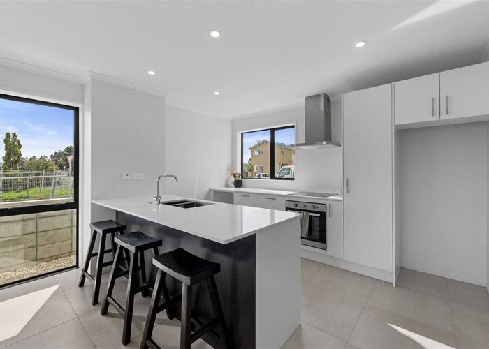  at 118 Manuroa Road, Takanini, Auckland