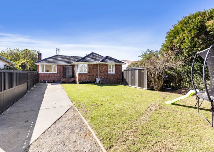  at 6 Mona Avenue, Mangere Bridge, Auckland