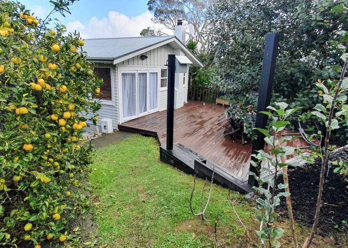 at 34 Valley View Rd, Glenfield, North Shore City, Auckland
