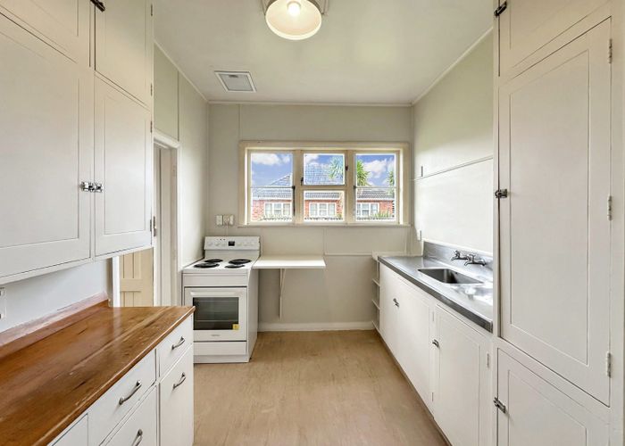  at 2 White Street, Whanganui East, Whanganui, Manawatu / Whanganui