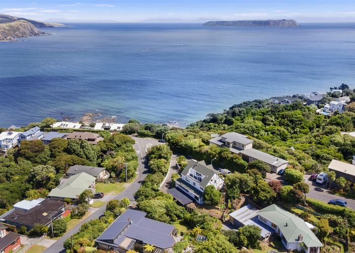  at 3 Corlett Road, Plimmerton, Porirua