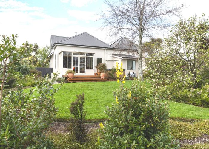  at 52 Eglington Road, Mornington, Dunedin, Otago