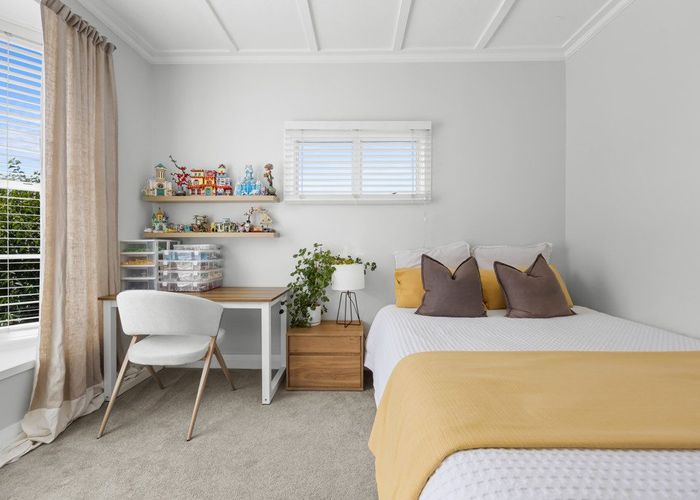  at 4 Glengarry Road, Glen Eden, Waitakere City, Auckland