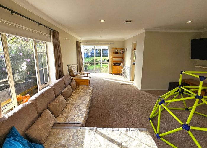  at 5 Aspatria Place, Northpark, Manukau City, Auckland