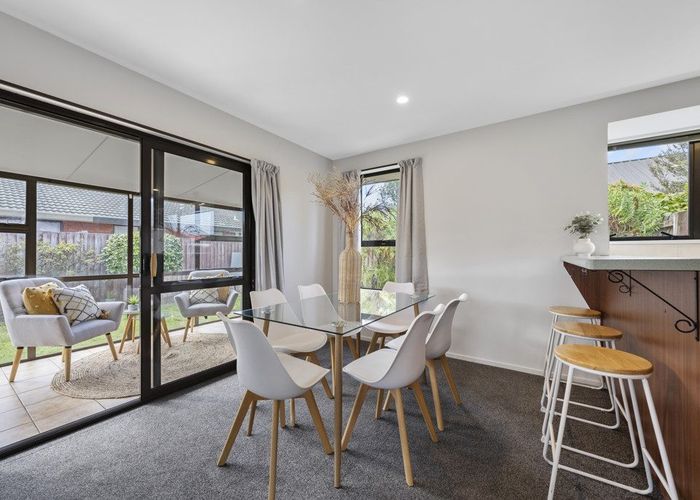  at 2/6 Topaz Place, Bishopdale, Christchurch