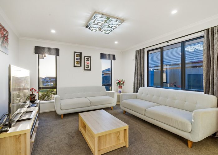  at 87 Twin Parks Rise, Papakura, Papakura, Auckland