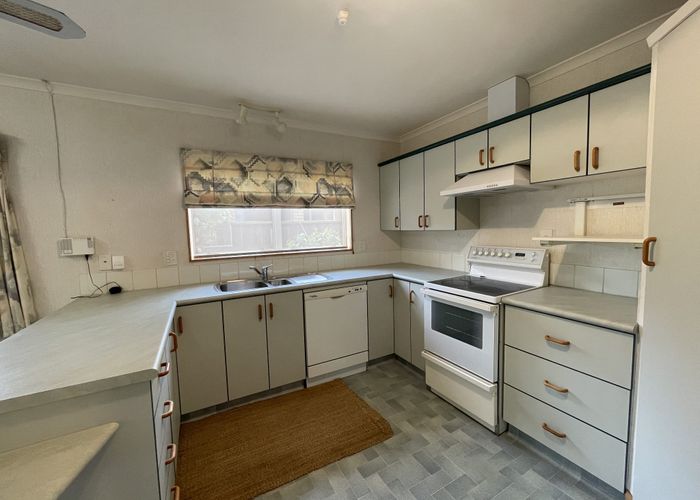  at 1/18 Knightsbridge Place, Taradale, Napier, Hawke's Bay