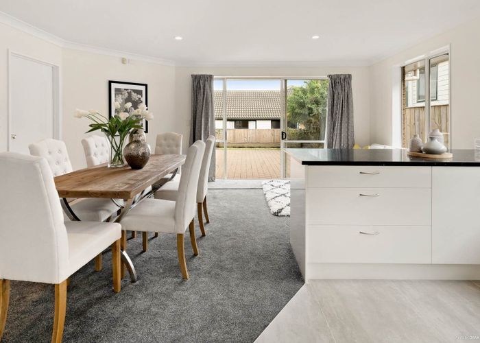  at 1/57 Whitford Road, Botany Downs, Manukau City, Auckland