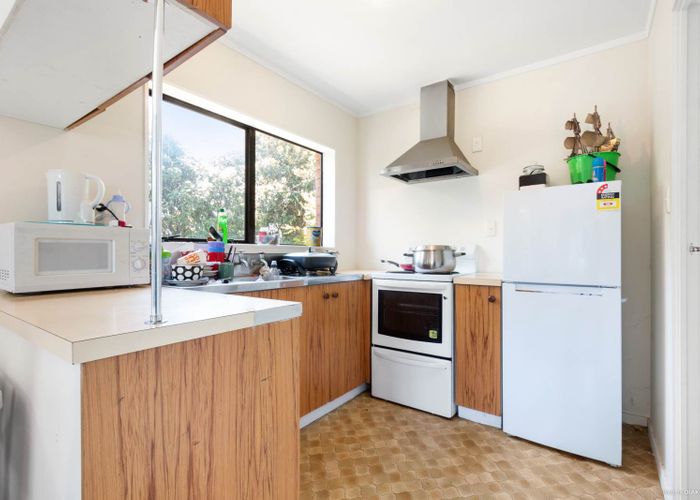  at 1/6 Kennington Drive, Clendon Park, Auckland