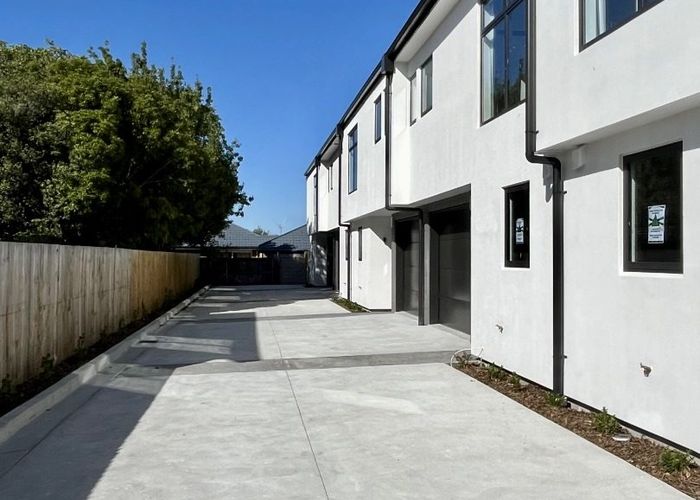 at 1/677 Worcester Street, Linwood, Christchurch City, Canterbury