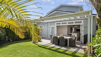  at 33 Fife Street, Westmere, Auckland