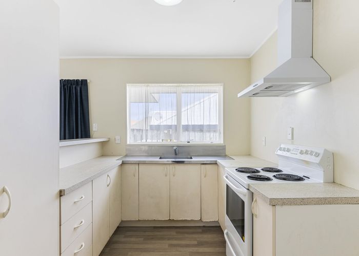  at 2/44 Wai Iti Place, Clendon Park, Auckland