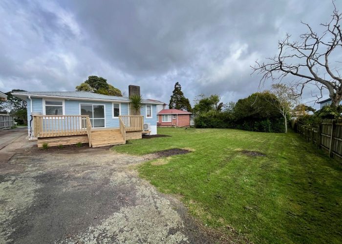  at 6 Hurley Place, Kelston, Waitakere City, Auckland