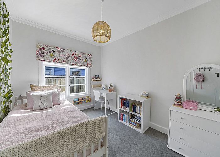  at 16 Frankleigh Street, Somerfield, Christchurch