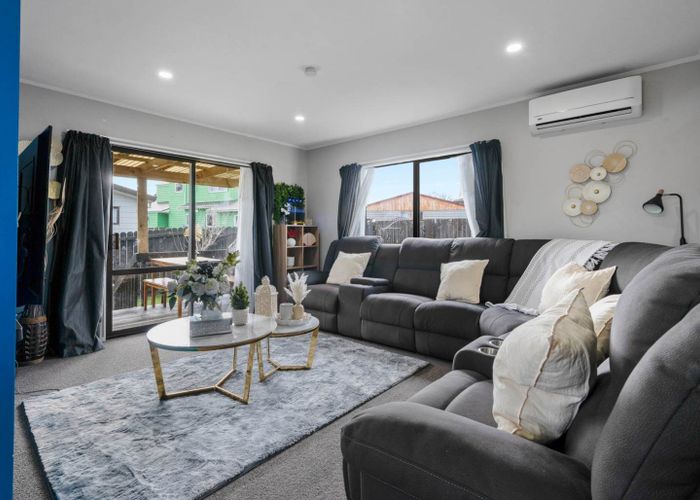  at 1/11 Blackgate Place, Weymouth, Manukau City, Auckland