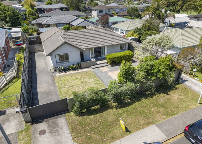  at 100 Nelson Street, Howick, Auckland