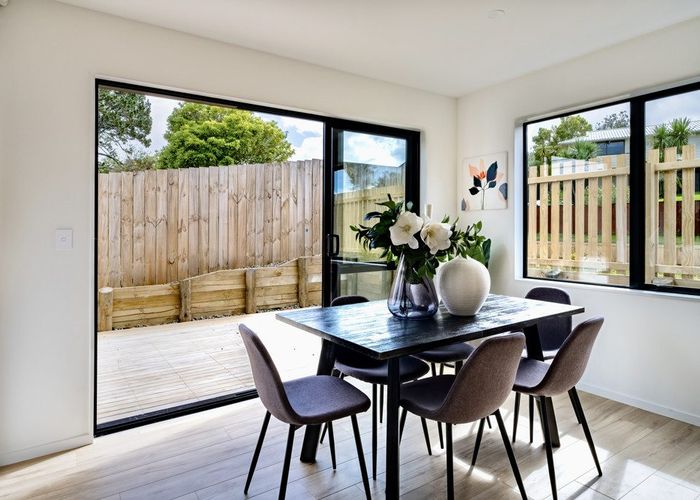  at 18A Edgware Road, West Harbour, Auckland