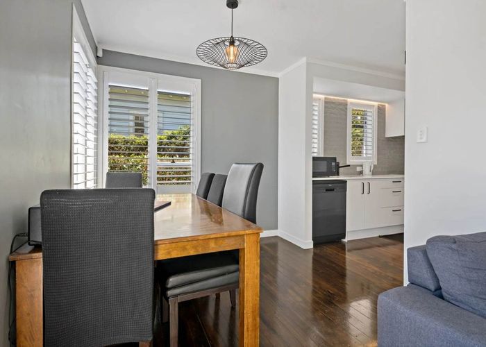  at 16 Taylor Road, Mangere Bridge, Manukau City, Auckland