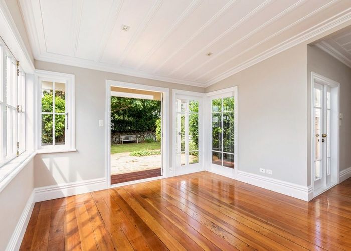  at 9 Oaklands Road, Mount Eden, Auckland