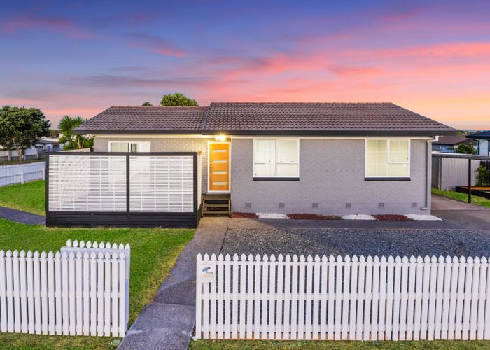  at 2/86 Palmers Road, Clendon Park, Auckland