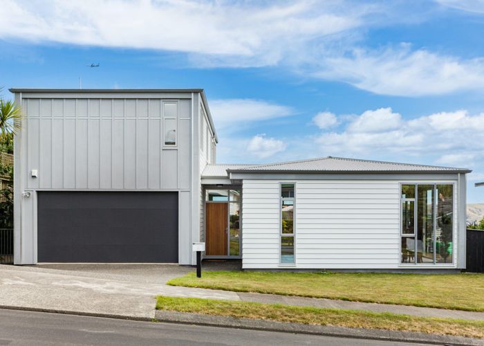  at 14 Ashwood Street, Woodridge, Wellington