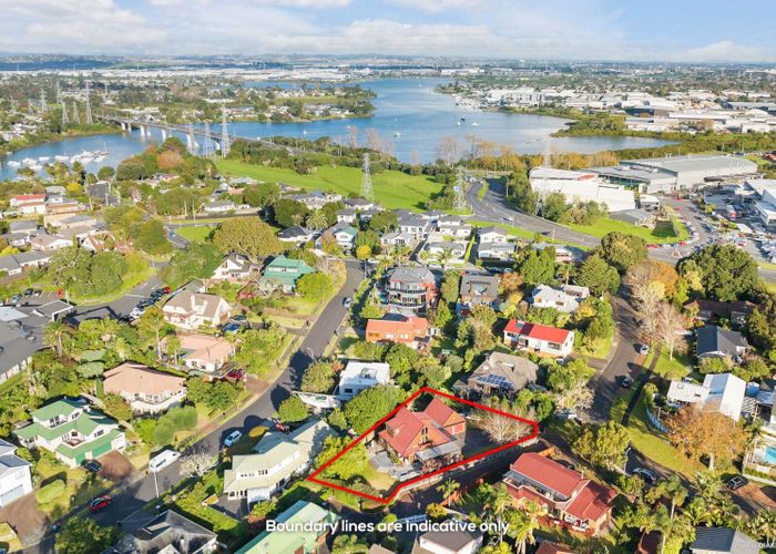  at 16 Marine Lane, Mount Wellington, Auckland