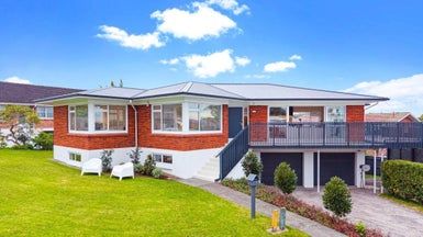  at 10 Fowler Street, Northcote, Auckland