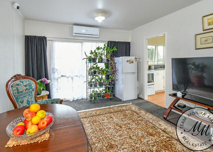  at 2/28 Hawkins Street, Meadowbank, Auckland