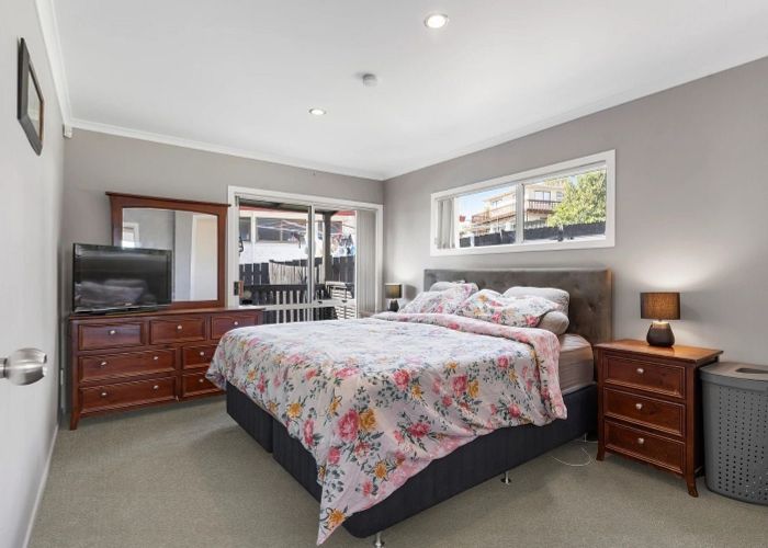  at 152 Everglade Drive, Totara Heights, Manukau City, Auckland