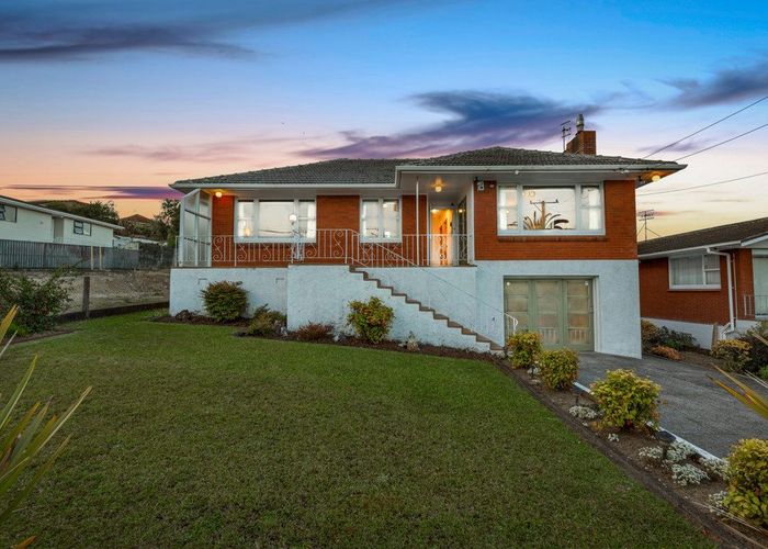  at 27 Westminster Street, New Windsor, Auckland