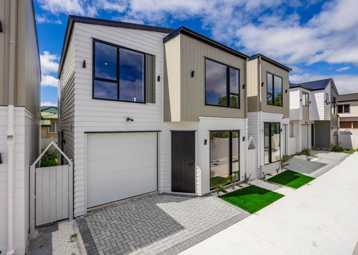  at Lot 4/4 Barrie Avenue, Papatoetoe, Manukau City, Auckland
