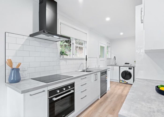  at 7 Thomson Grove, Stokes Valley, Lower Hutt, Wellington