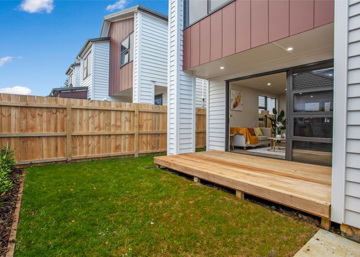  at 67F Stratford Road, Alfriston, Manukau City, Auckland