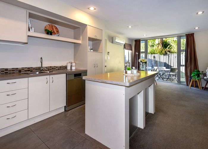  at 90C Mandeville Street, Riccarton, Christchurch City, Canterbury