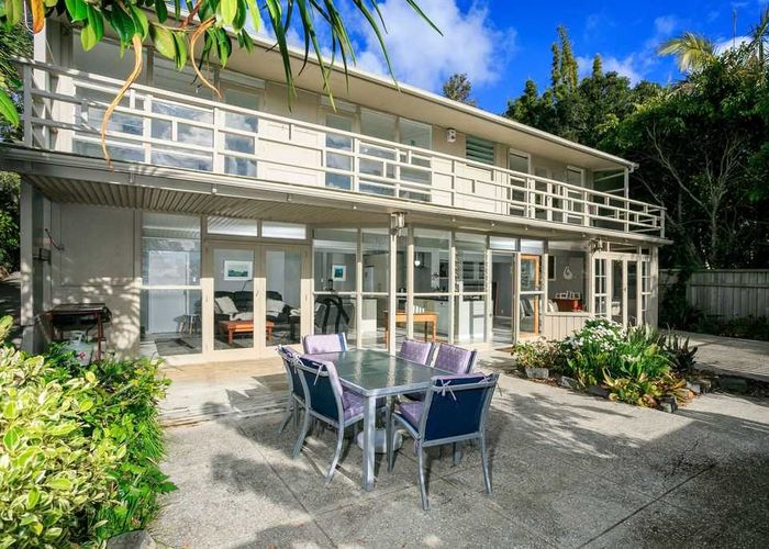  at 90 Saddleback Rise, Murrays Bay, North Shore City, Auckland