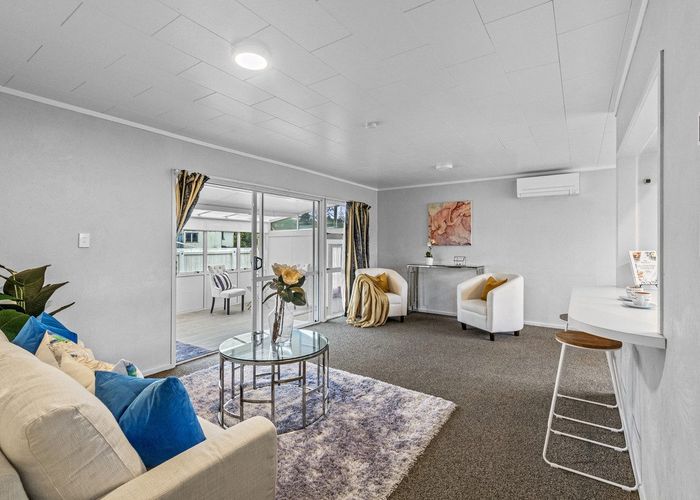 at 1/18 Matipo Road, Te Atatu Peninsula, Auckland