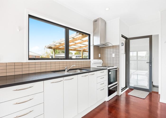  at 123 Riverpark Crescent, Henderson, Waitakere City, Auckland