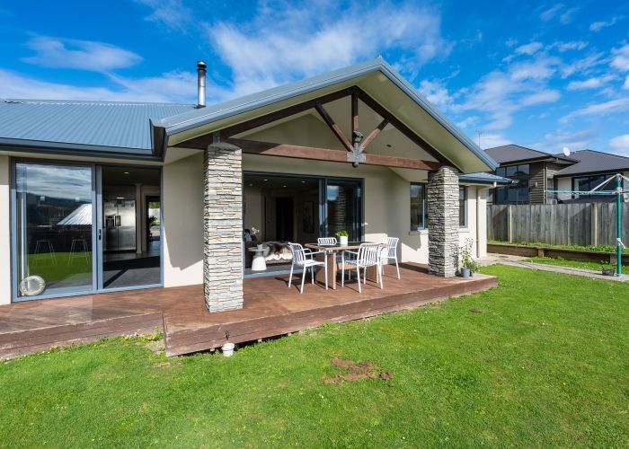  at 6  Grandvista Drive, Green Island, Dunedin, Otago