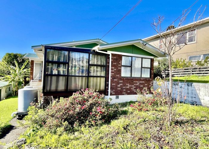  at 23 Robert Burke Place, Henderson, Waitakere City, Auckland
