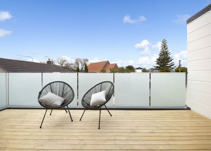  at 3/6 Shakespeare Road, Milford, North Shore City, Auckland