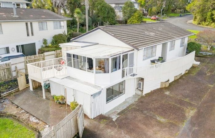  at 24 Preston Avenue, Henderson, Auckland