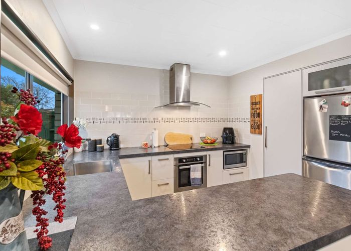  at 2/4 Meadowbrook Drive, Cloverlea, Palmerston North