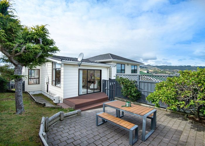  at 80 Victory Crescent, Tawa, Wellington