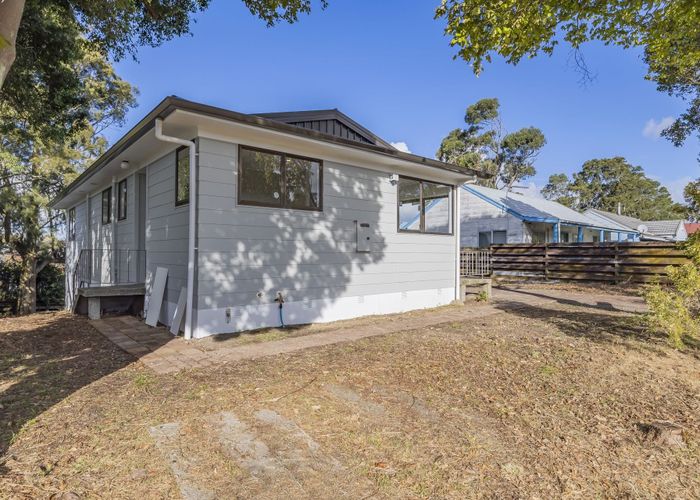  at 9 Luanda Drive, Ranui, Auckland