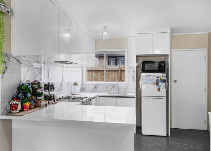  at 2/10 Scott Road, Papatoetoe, Manukau City, Auckland