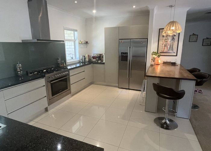  at 11A Portland Drive, Highlands Park, New Plymouth, Taranaki